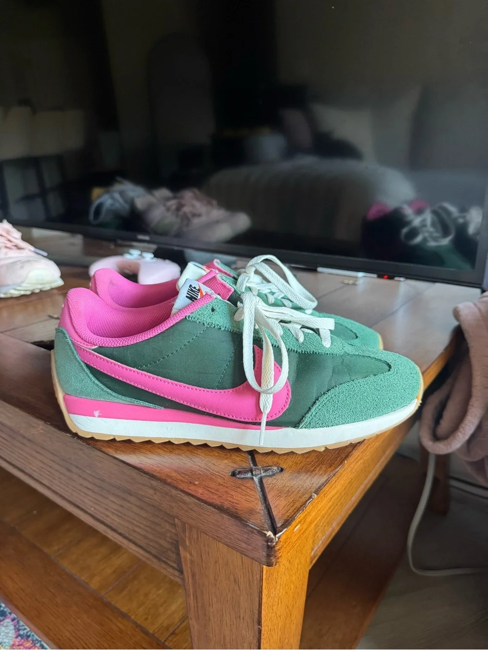 Nike Women’s Packfic Shoe (Women’s 9.5)